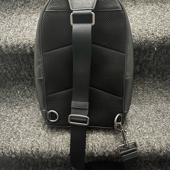 Coach sling backpack - Picture 3 of 3